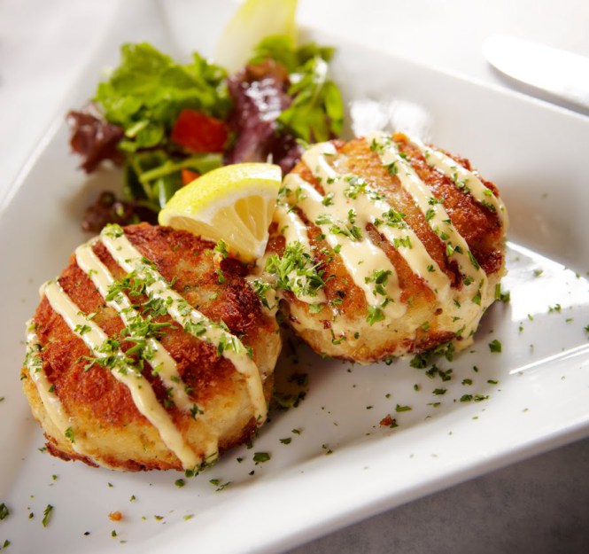 atyourservicecaters_crabcakes_appetizer
