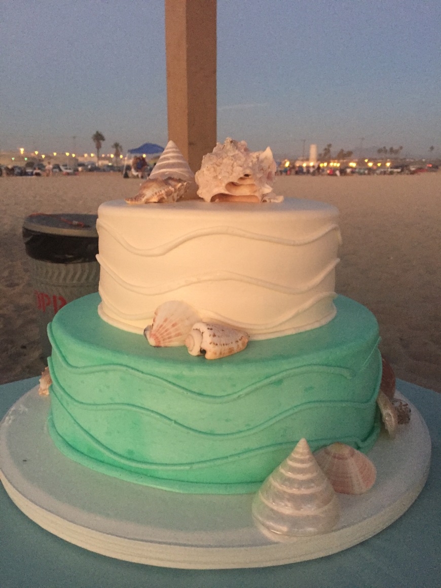 beachweddingorangecounty_weddingonbeach_cake